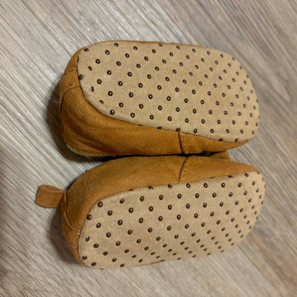 Old Navy Faux-Suede Sherpa-Lined Tan Bow-Tie Ballet Flats for Baby Size 3-6M - Picture 4 of 6